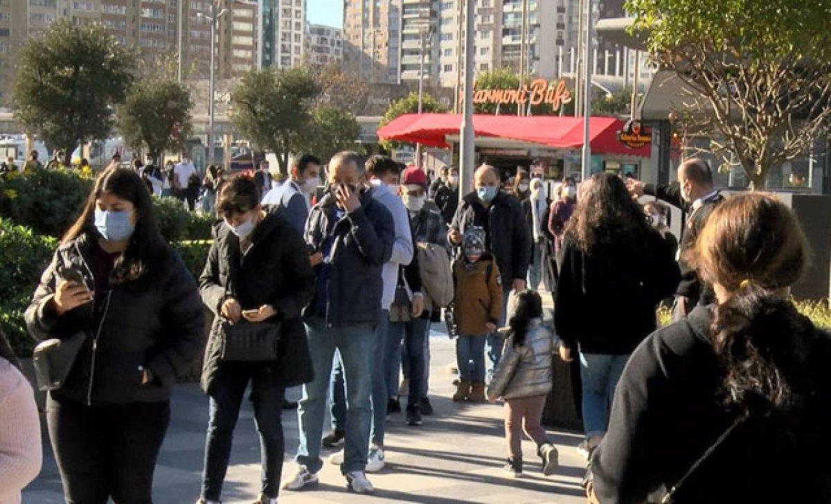 İstanbul'daki AVM'lerde yılbaşı yoğunluğu