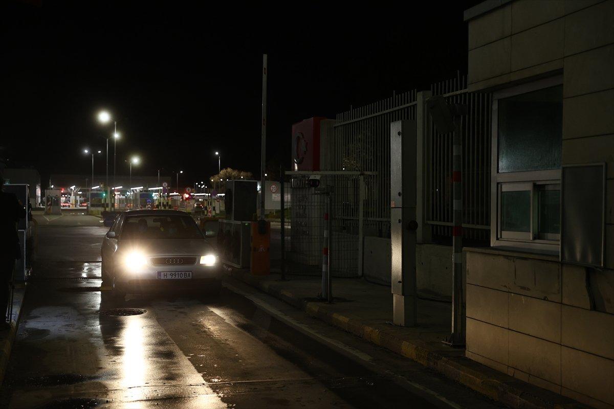 Yurt dışından giriş yapanlara, PCR testi ibrazı uygulaması başladı