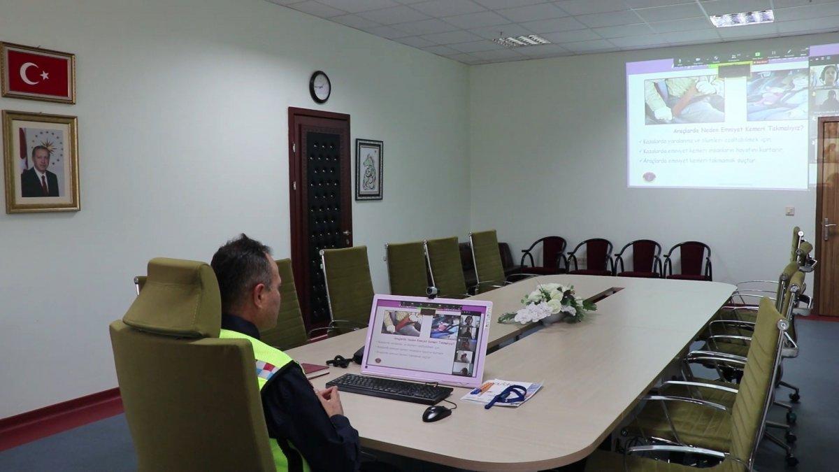 Kırıkkale'de jandarmadan öğrencilere trafik eğitimi