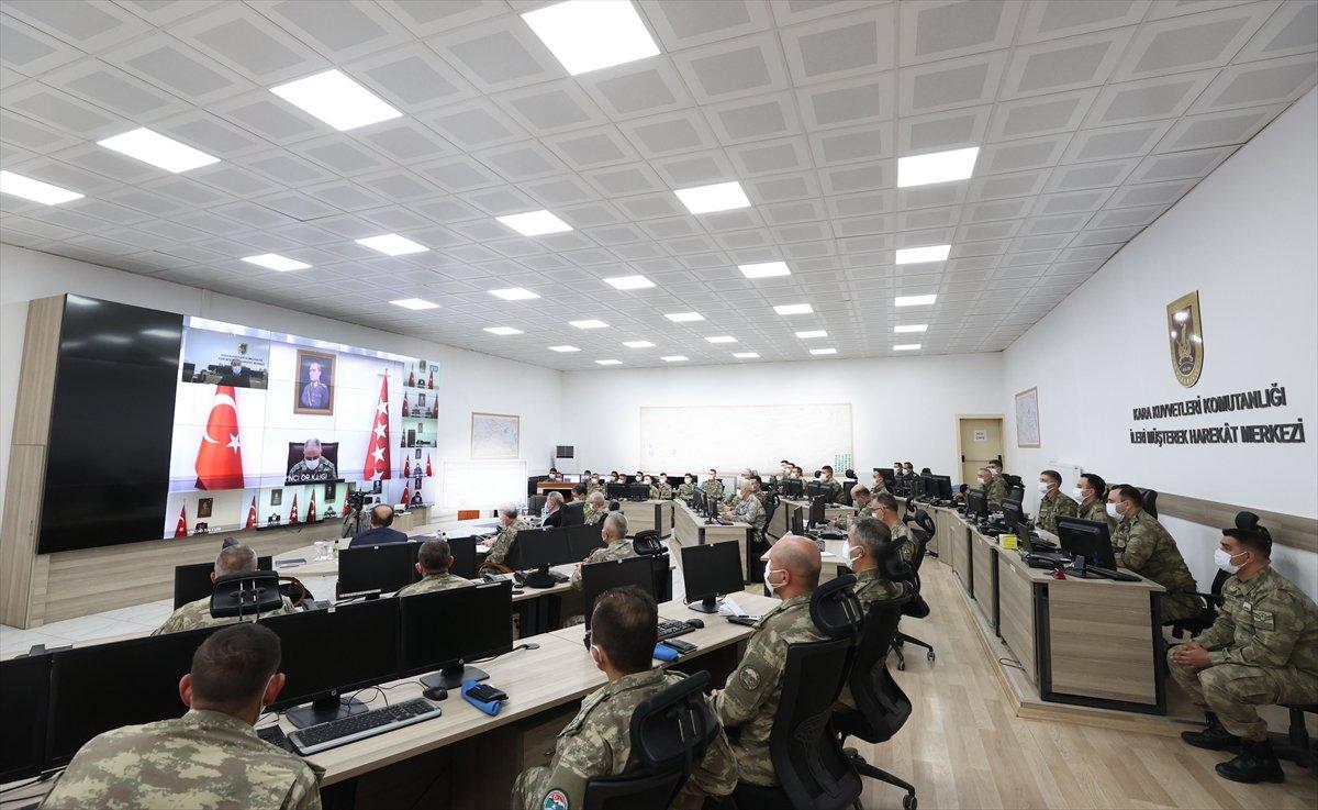 Hulusi Akar'dan, sınır birliklerinde denetleme