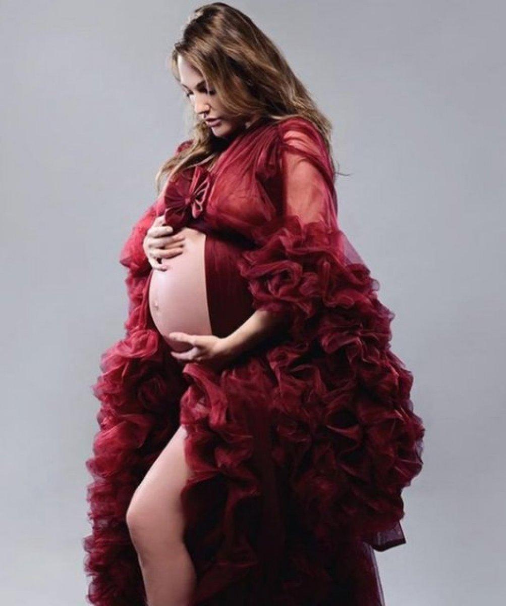 Meryem Uzerli'nin hamilelik pozları