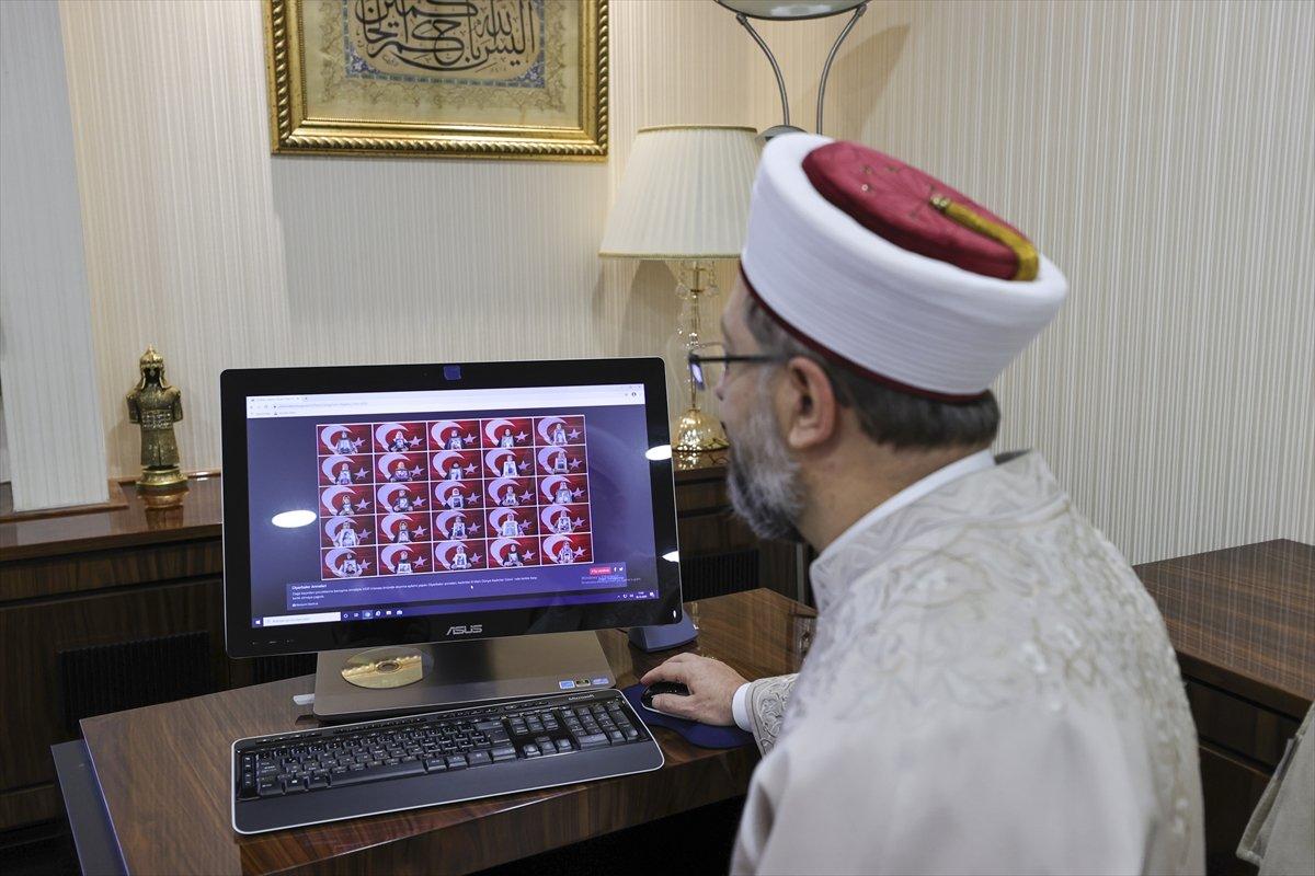 Diyanet İşleri Başkanı Erbaş  'Yılın Fotoğrafları'nı seçti