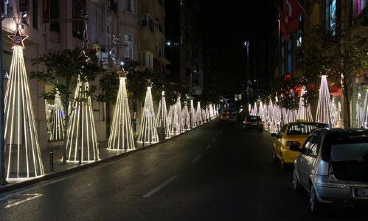 Yılbaşında nereler açık? 1-2-3 Ocak açık olan işletmeler hangileri? Yılbaşı yasak saatleri..