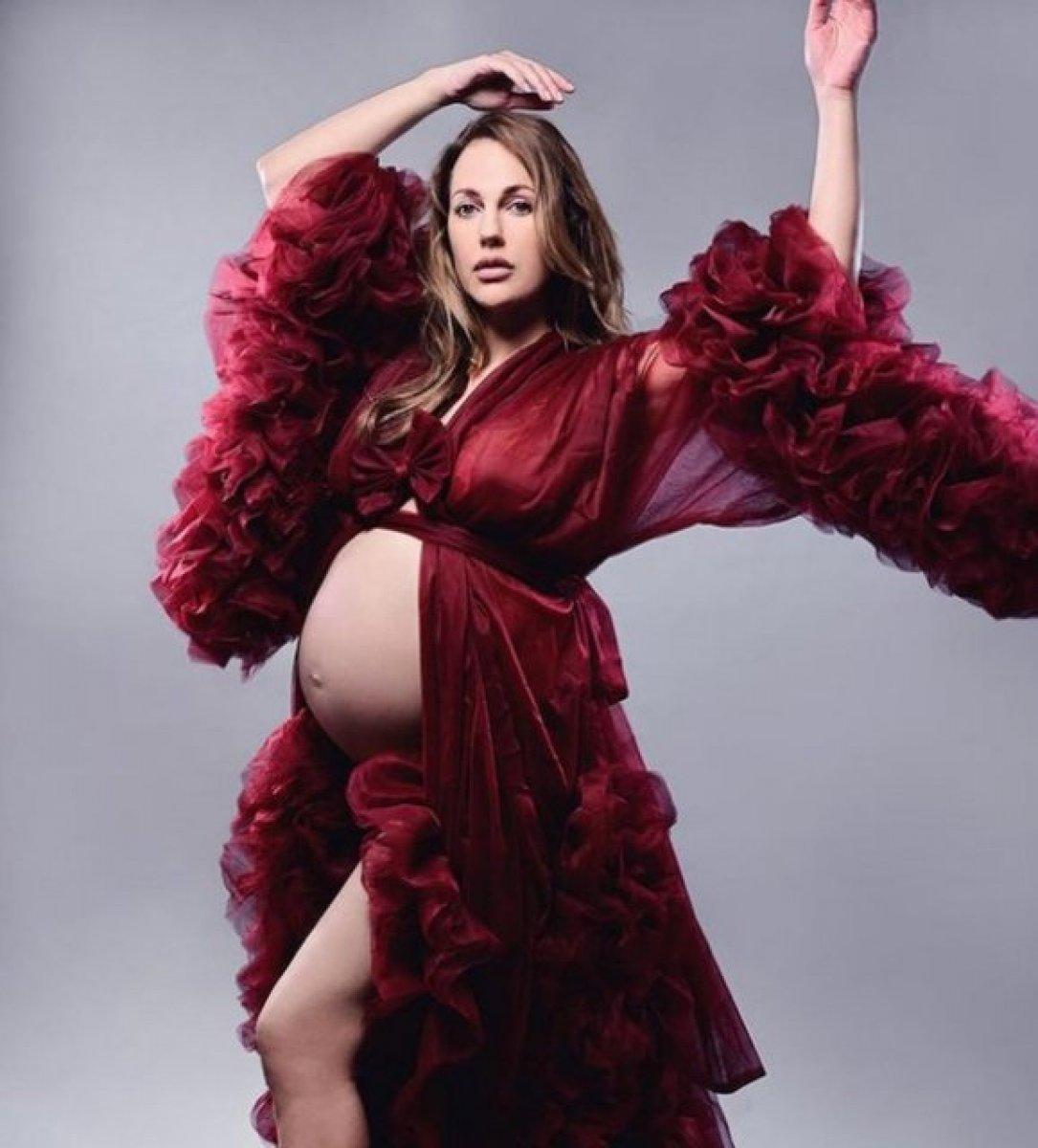 Meryem Uzerli'nin hamilelik pozları