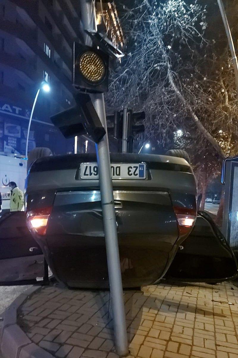 Elazığ'da çaldığı araçla kaza yapan şüpheli yaralandı