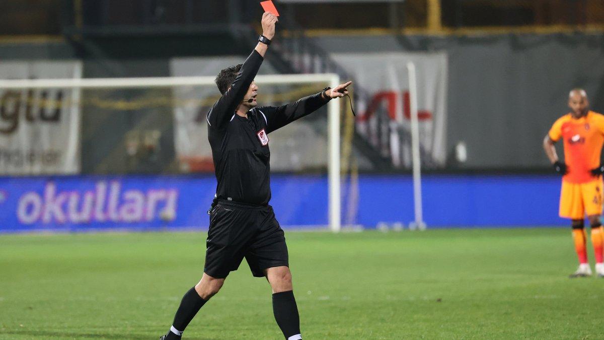 Fatih Terim'in cezası 4 maça indirildi