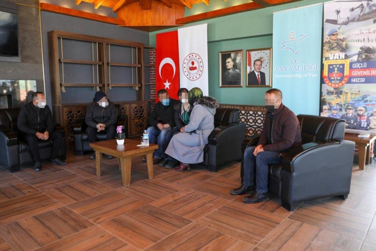 Teslim olan terör örgütü mensubu, ailesiyle buluştu