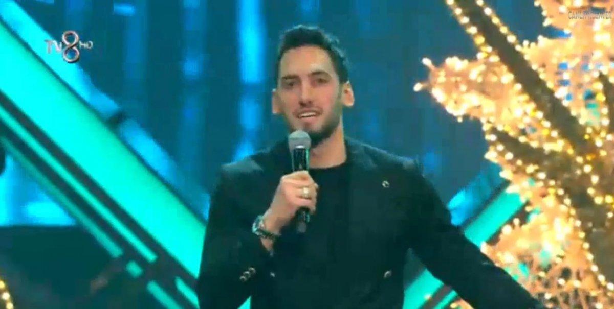 Hakan Çalhanoğlu O Ses Türkiye'de şarkı söyledi