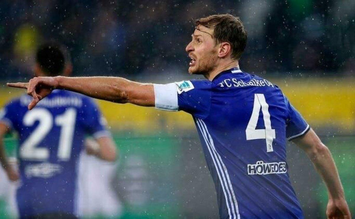 2020 yılında yeşil sahalara veda eden futbolcular