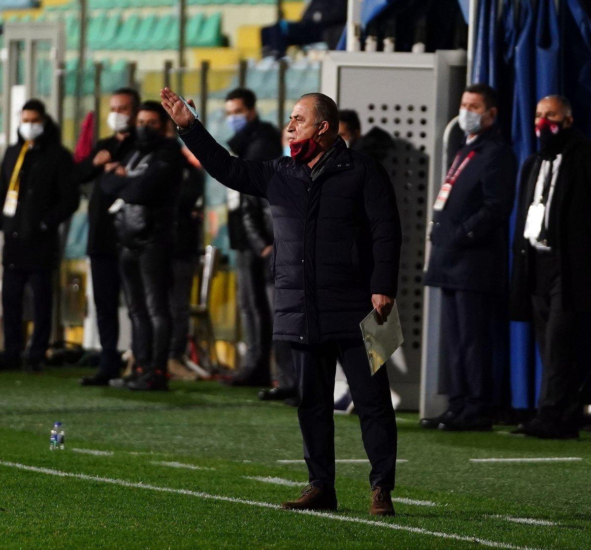 Fatih Terim'in cezası 4 maça indirildi
