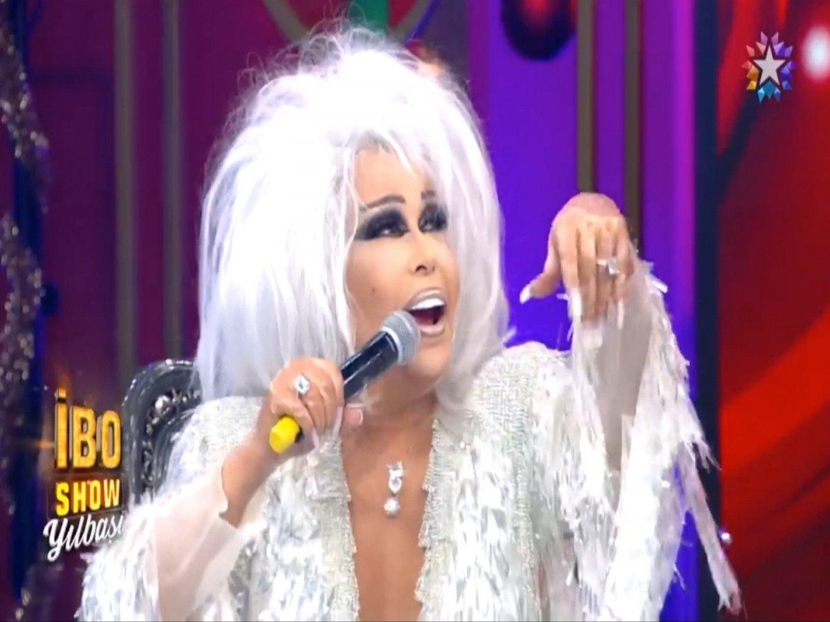 Bülent Ersoy'dan 'Çile Bülbülüm' resitali