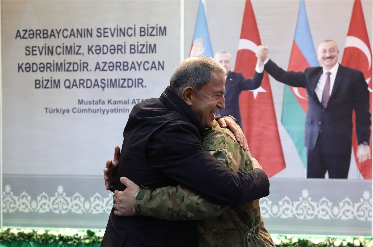 Hulusi Akar ve TSK komuta kademesi Bakü'de