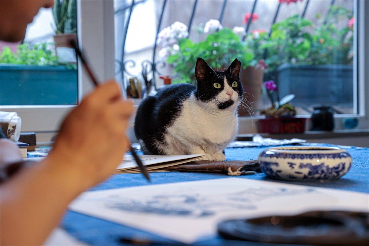 Çinli sanatçı, yerleştiği İstanbul'da Türk-İslam motifleri ile Çin sanatını sentezliyor