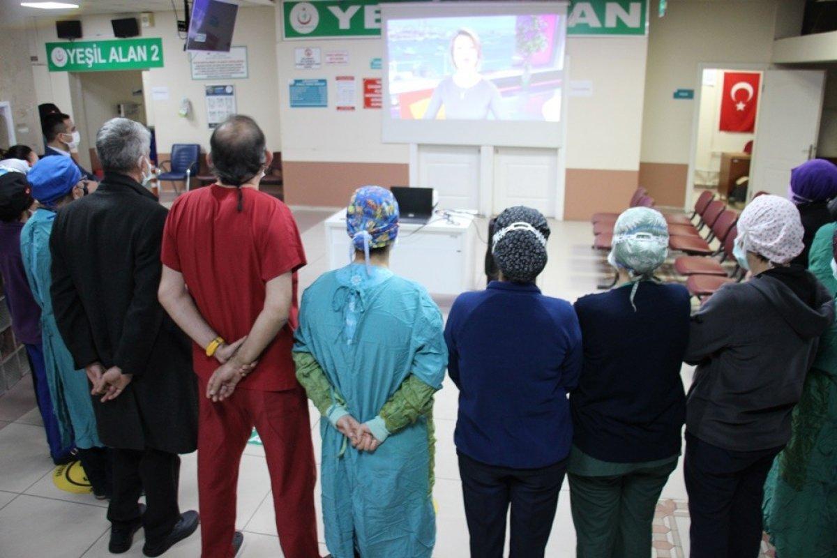 Aydın'da yeni yıla görevi başında giren sağlık çalışanlarına sürpriz