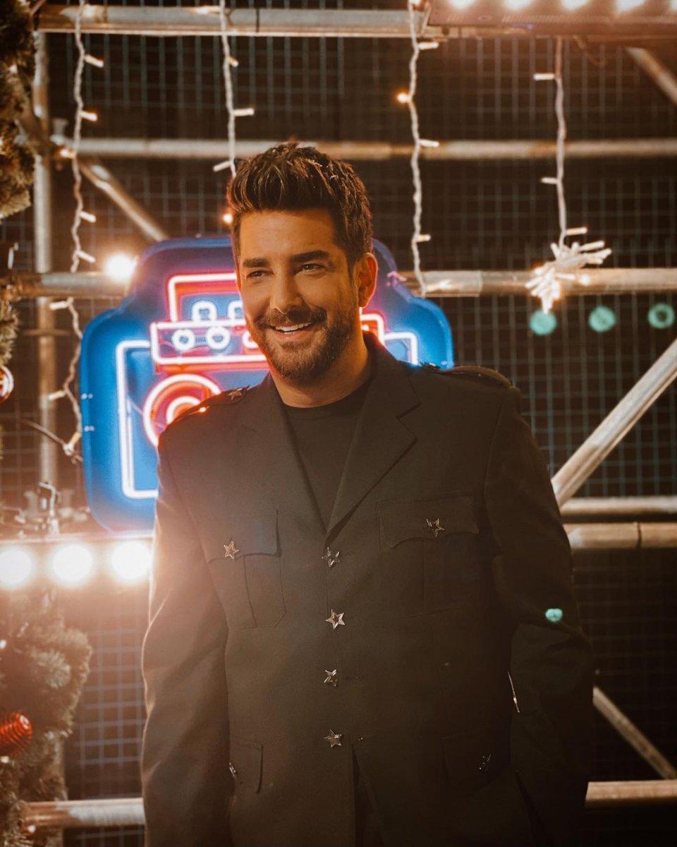 Ünlülerin yeni yıl paylaşımları