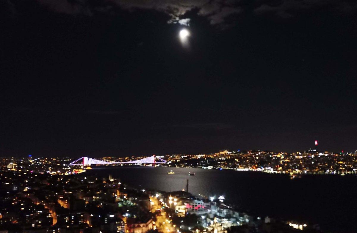 Yılın son dolunayı, izleyenleri mest etti