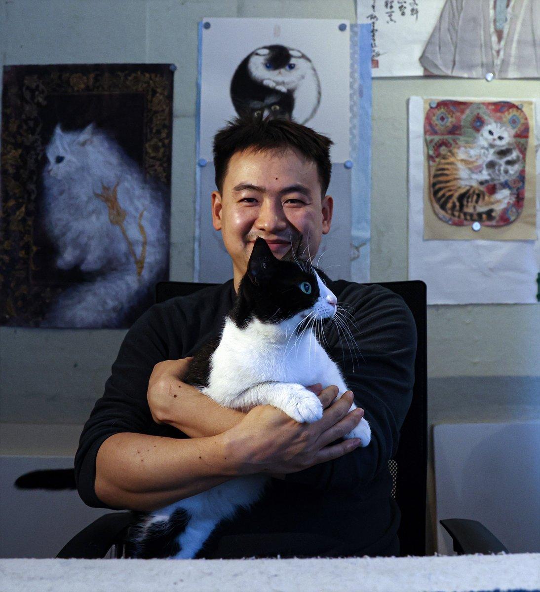 Çinli sanatçı, yerleştiği İstanbul'da Türk-İslam motifleri ile Çin sanatını sentezliyor