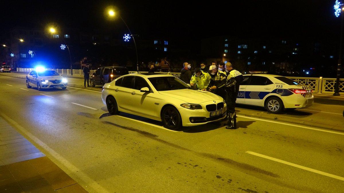 Çanakkale'de 16 yaşındaki genç benzini biten aracı bırakıp kaçtı