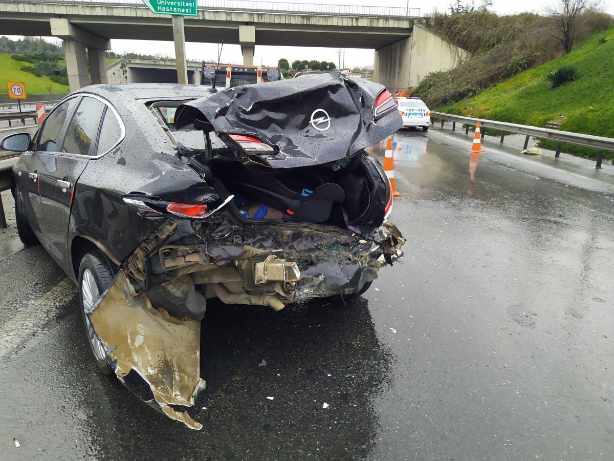 İstanbul'da kavşağı kaçırınca zincirleme kazaya neden oldu