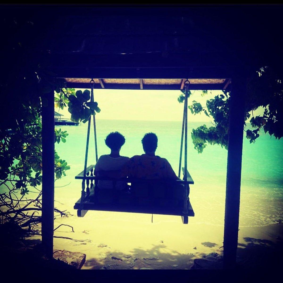 Ünlülerin yeni yıl paylaşımları