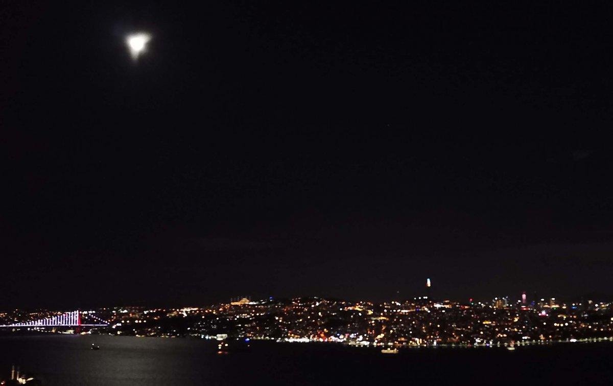 Yılın son dolunayı, izleyenleri mest etti