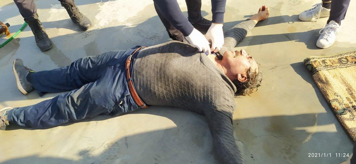 Mersin'de baba, önce çocuklarının evini sonra kendini yaktı