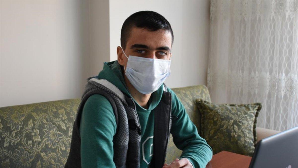 Malatya'da görme ve bedensel engelli Metehan, mücadelesiyle örnek oluyor