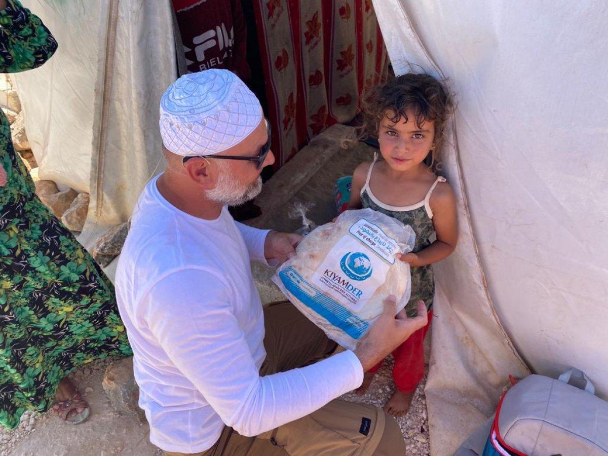 Kıyamder mülteciler için günde 50 bin ekmek dağıtımı yapıyor