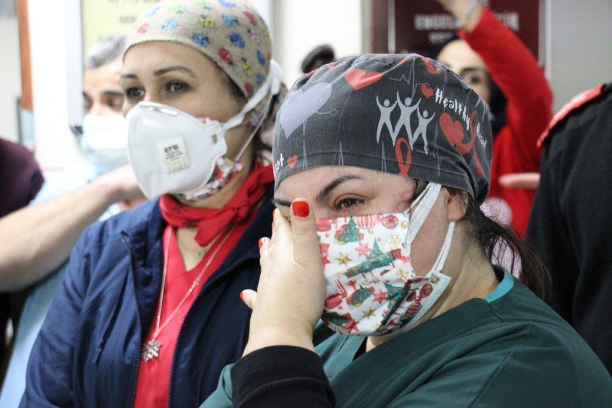 Aydın'da yeni yıla görevi başında giren sağlık çalışanlarına sürpriz