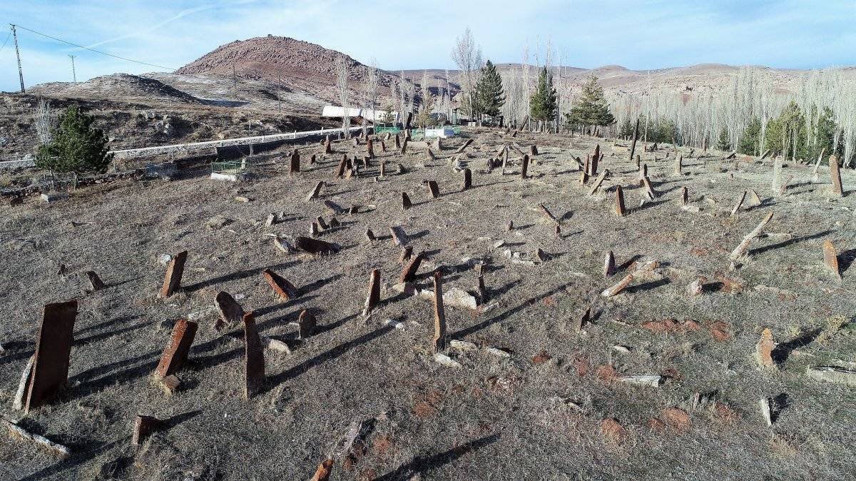 Sivas'ın 4 asırlık mezar taşları