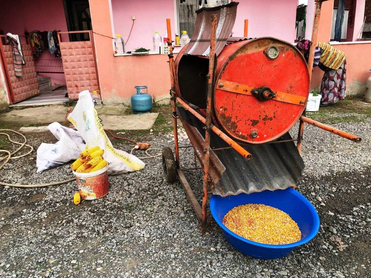 Mısır taneleme makinası üretti