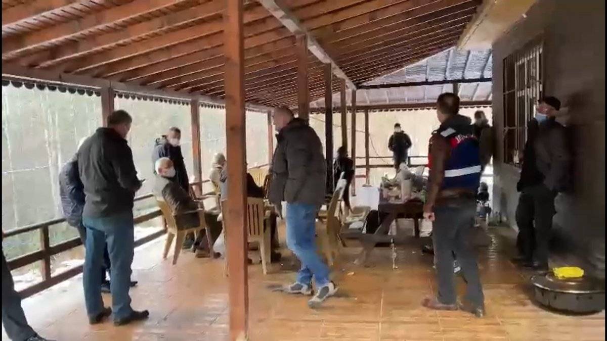 Rize'de CHP’li başkandan sokağa çıkma yasağında içkili alem