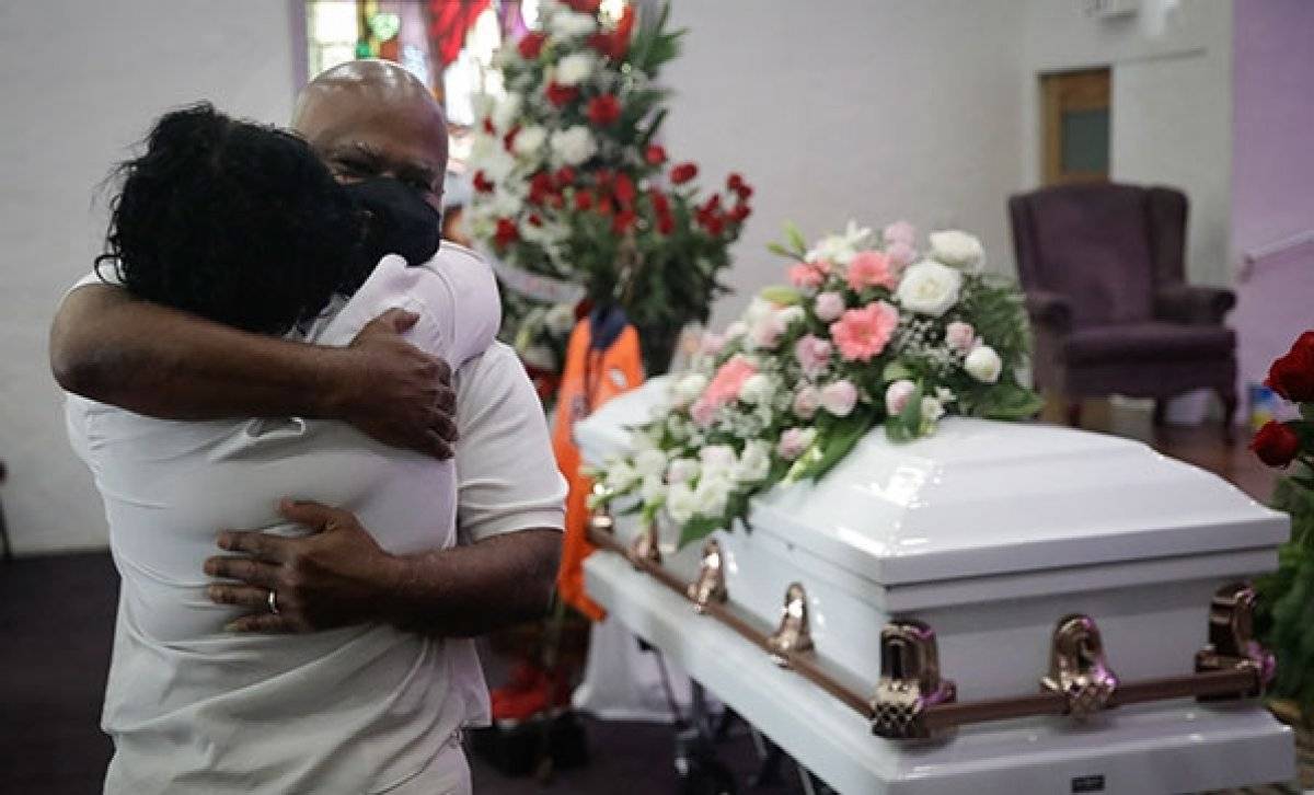 Kaliforniya'da cenaze evlerinde yer kalmadı