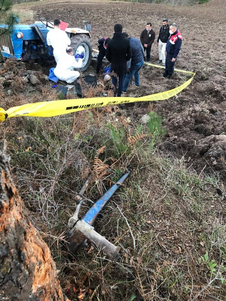 Sinop'ta traktör devrildi: 1 ölü