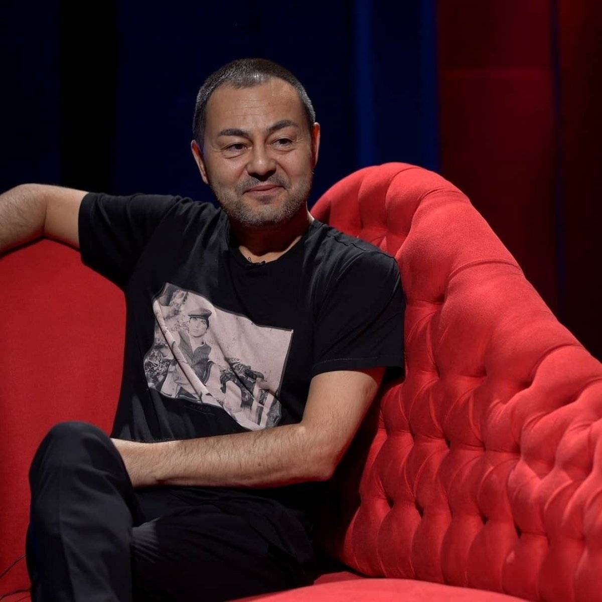 Çinli Bakan Vang Yi ile Serdar Ortaç benzerliği görenleri şaşırttı