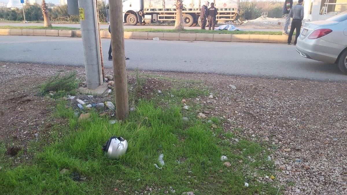 Antalya'da Tanzanya uyruklu motosiklet sürücüsü kazada öldü