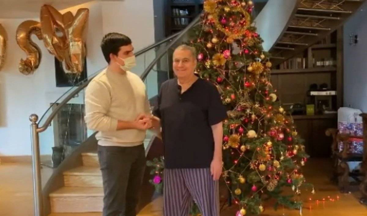 Mehmet Ali Erbil ayağa kalktı