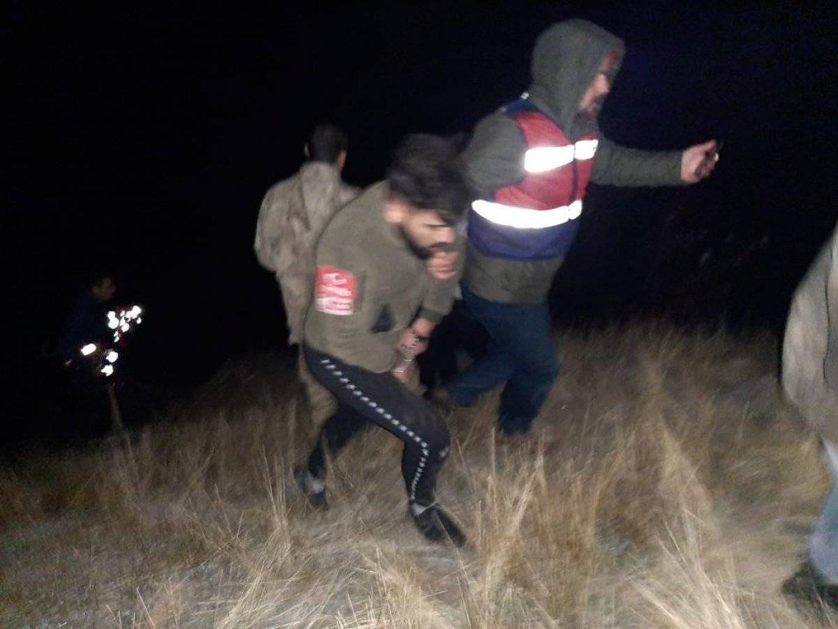 Elazığ'da kaçak kazıya suçüstü: 20 metrekarelik oda çıktı