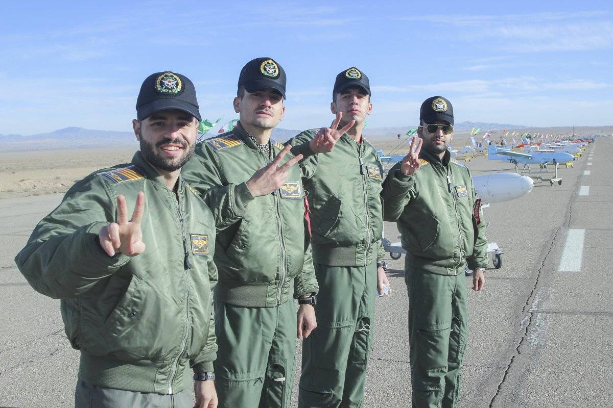 İran ordusunun İHA tatbikatı