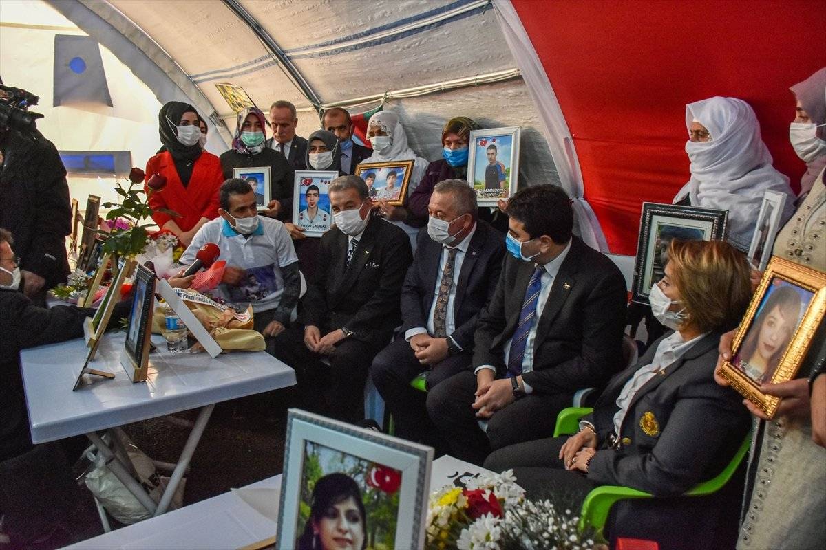 DP Genel Başkanı Gültekin Uysal'dan Diyarbakır annelerine ziyaret