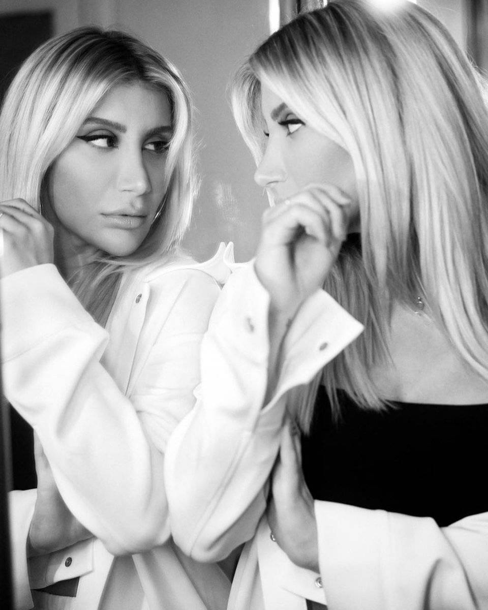 İrem Derici: Koronavirüs bitmezse tımarhaneme geri dönerim