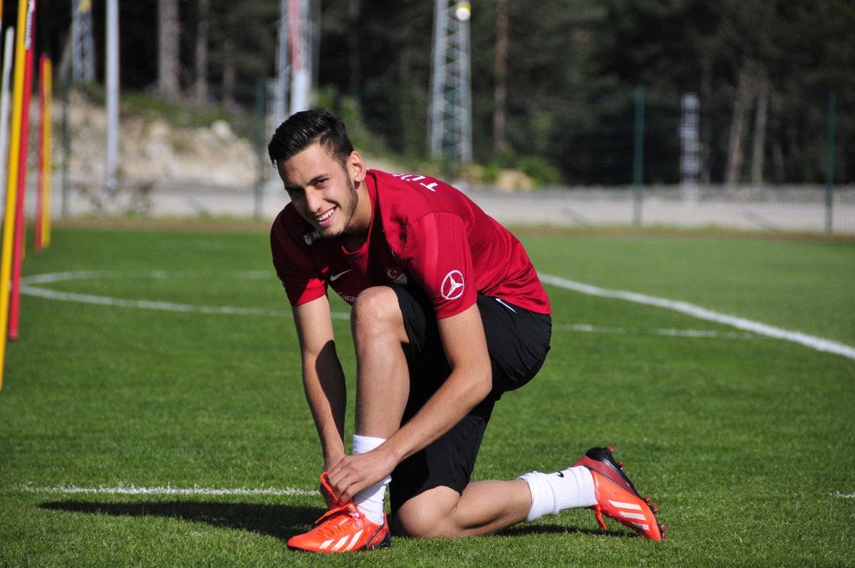 Hakan Çalhanoğlu aralık ayının en değerli futbolcusu oldu