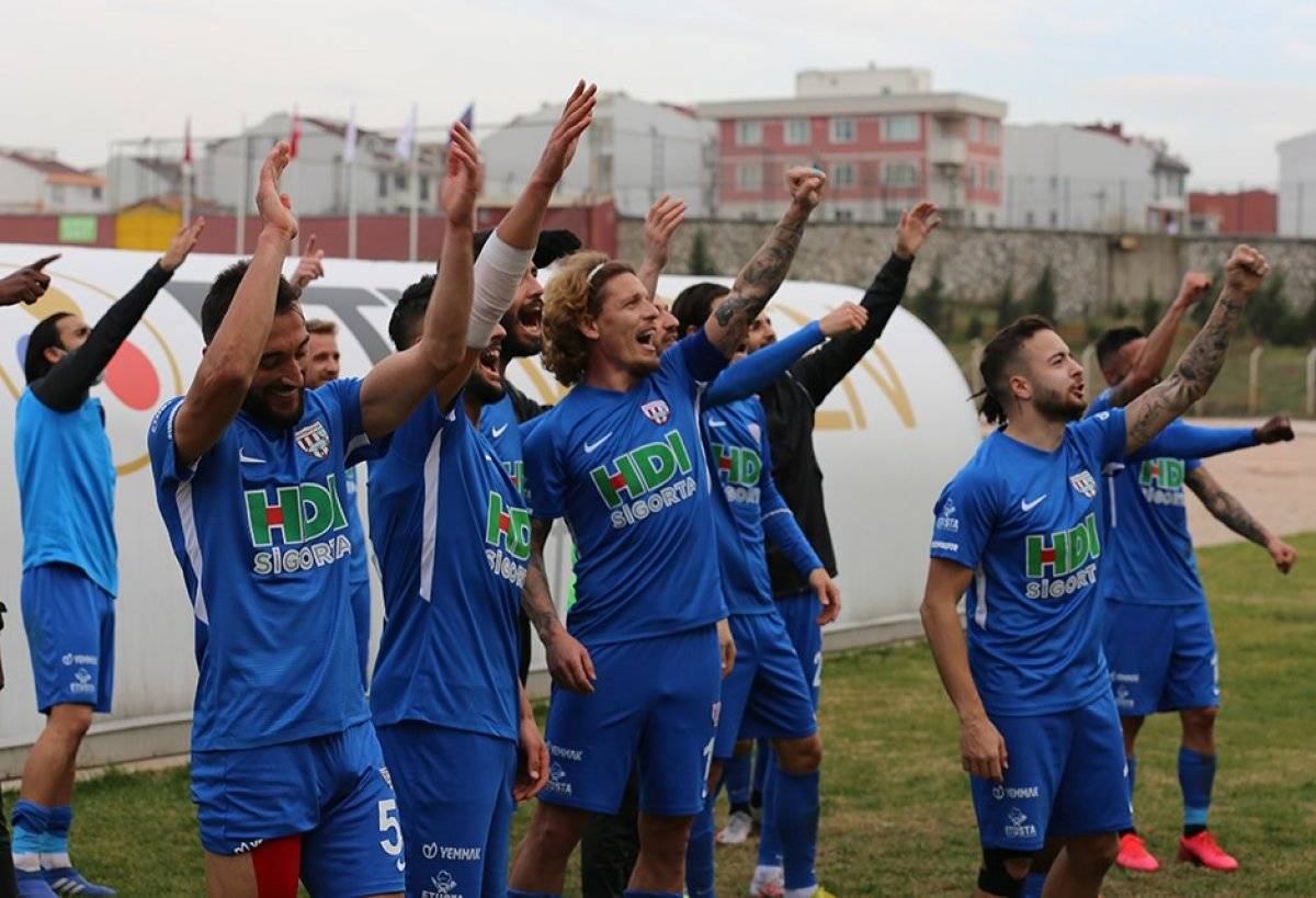 Bandırmaspor'dan abartılı sevinen personele prim cezası