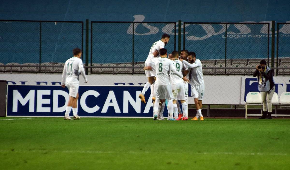 Gol düellosunda kazanan Konyaspor oldu