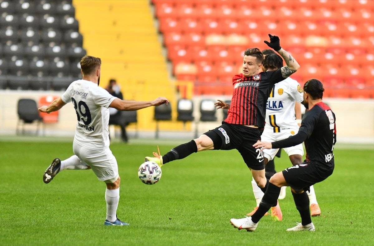 Gaziantep FK, Ankaragücü'nü 2 golle geçti