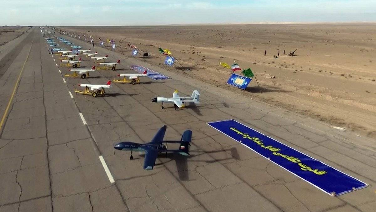 İran ordusunun İHA tatbikatı