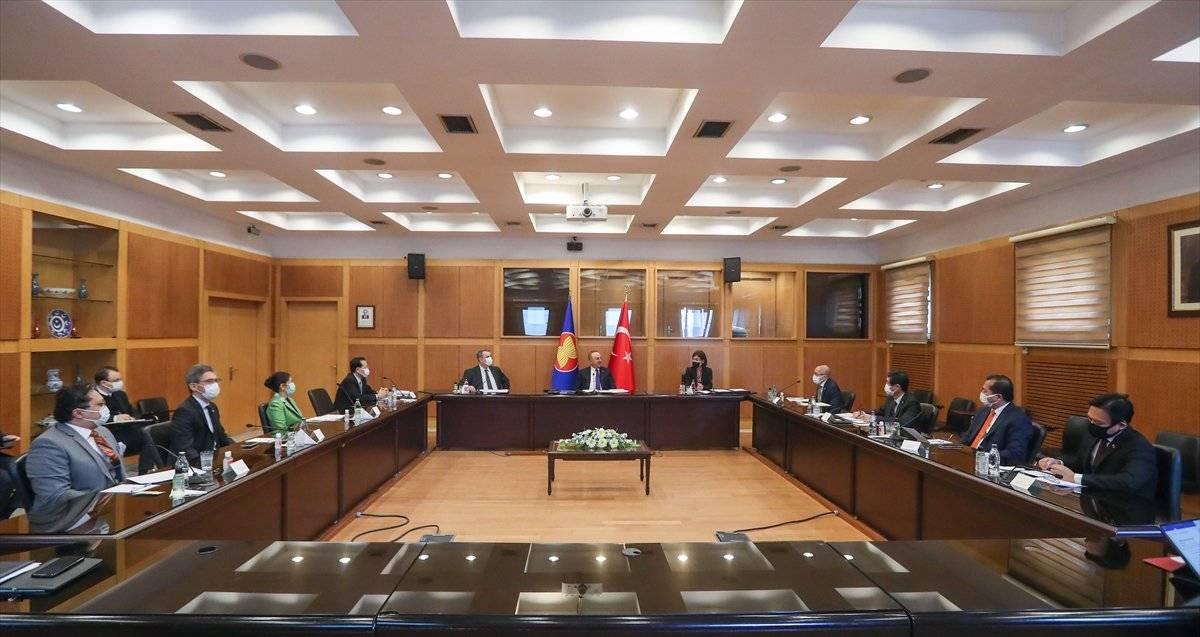 Mevlüt Çavuşoğlu, ASEAN toplantısında konuştu