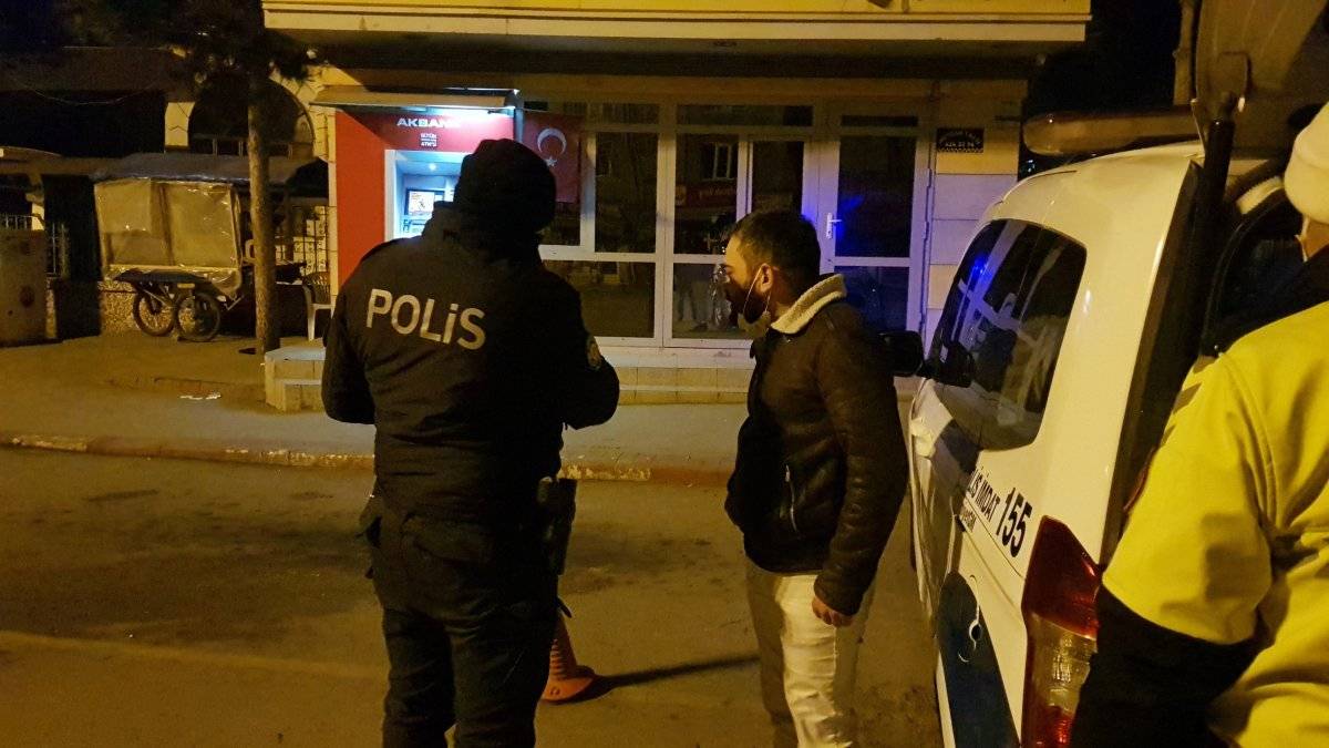 Kısıtlamada sokağa çıkan alkollü sürücüye ceza kesildi