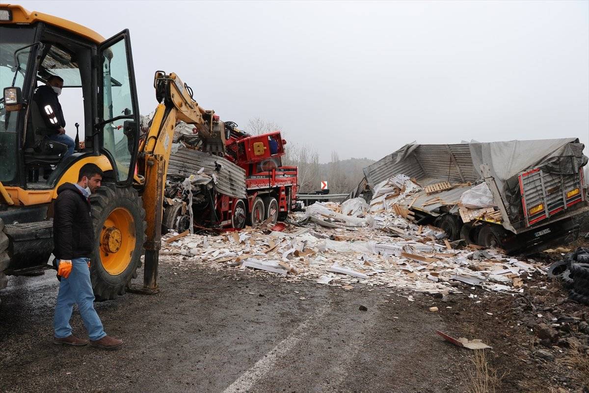Yozgat'ta kaza: 3 ölü, 2 yaralı