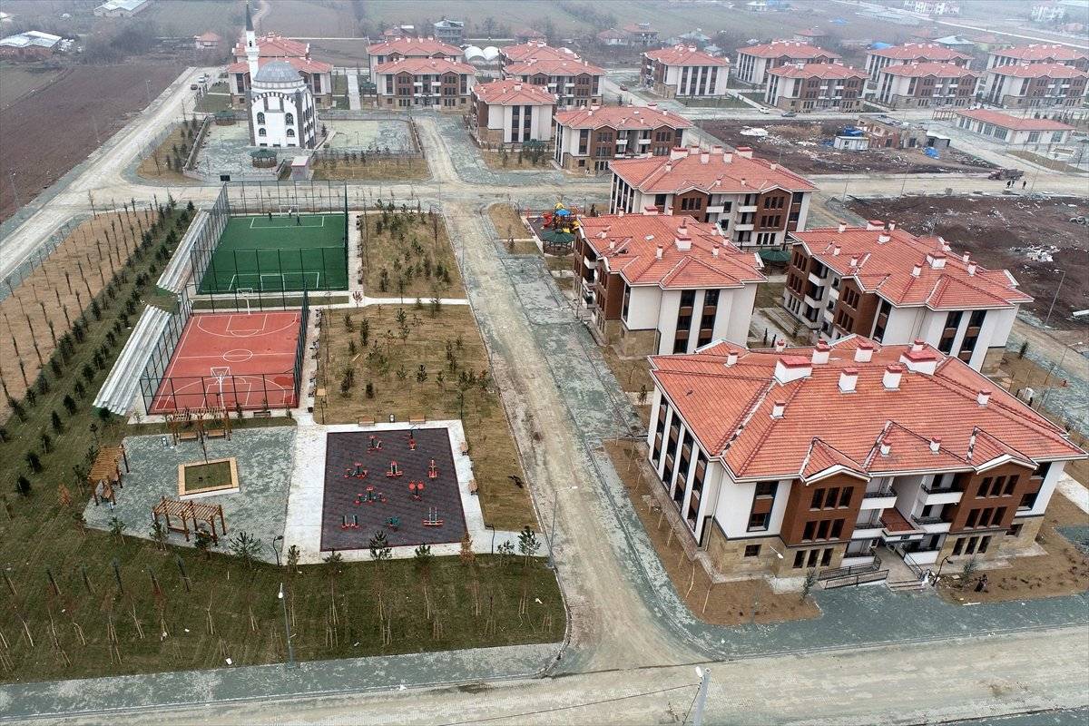 Elazığ'da depremzedelerin yaraları devletin şefkatiyle sarılıyor